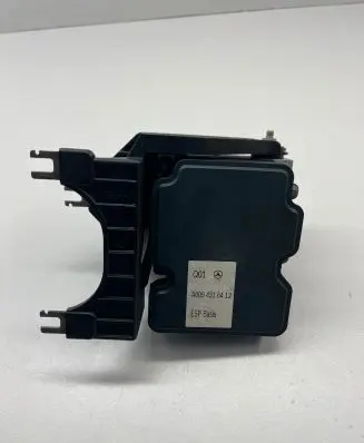 Mercedes-Benz A W176 ABS Pump A0094316412