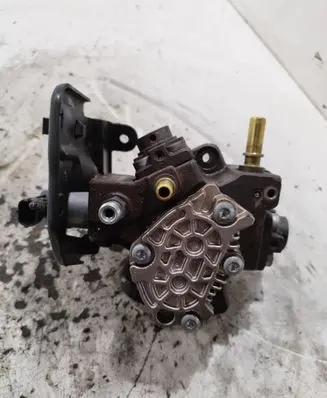 Ford Fiesta Fuel injection high pressure pump 0445010102 9683703780