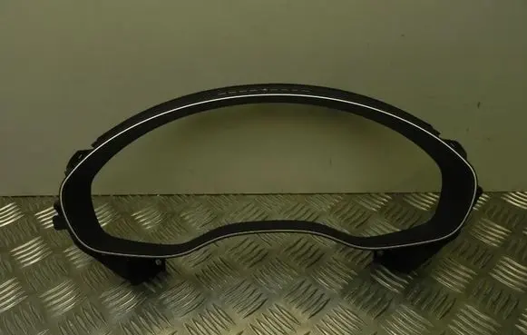Radio/GPS head unit trim