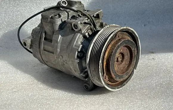 Audi A8 S8 D2 4D Air conditioning (A/C) compressor (pump) 4D0260805G 4D0260805