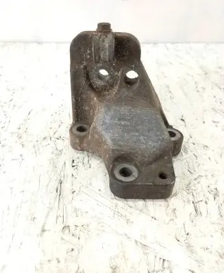 Volvo V70 Engine mounting bracket 86341232