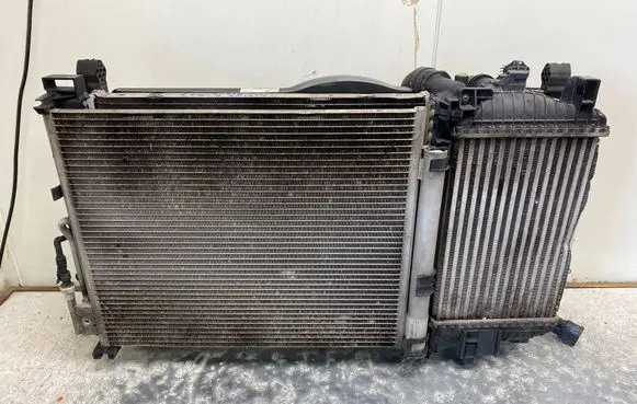 Opel Meriva B Radiator set 39032294BILI 39032294 560961104