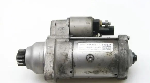 Volkswagen Golf VII Starter motor 02M911024S