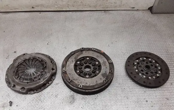 Opel Zafira A Clutch set kit 123040110 323058610