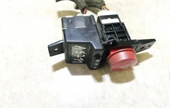 Hyundai Getz Hazard light switch 945201c000 94520-1c000