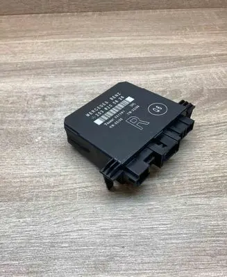 Mercedes-Benz C W203 Door control unit/module 2038200826 351391