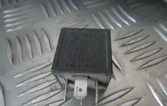 Volkswagen Golf II Other relay 191955529