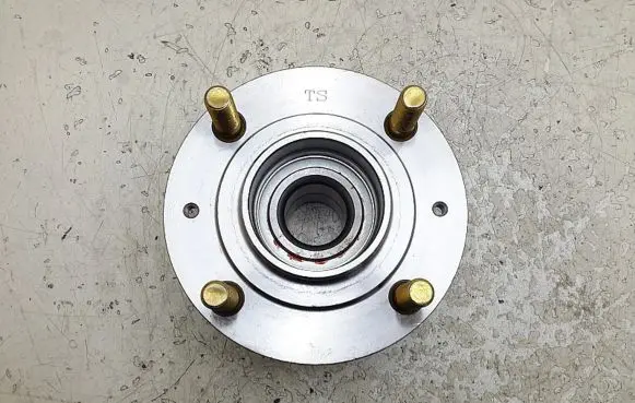 Mitsubishi Space Runner Rear wheel hub h25017bta