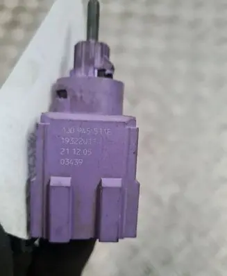 Volkswagen Transporter - Caravelle T4 Brake pedal sensor switch 1J0945511E