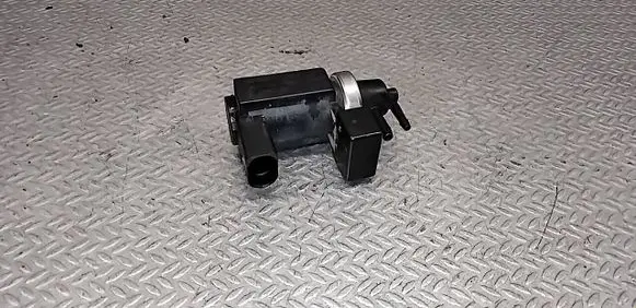 Audi A8 S8 D3 4E Turbo solenoid valve 4E0906628 72290308