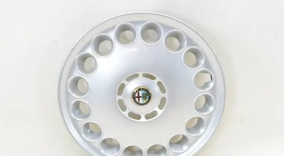 Alfa Romeo 159 R15 wheel hub/cap/trim 