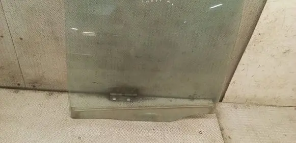 KIA Carens II Rear door window glass 
