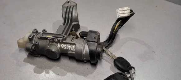 Hyundai Tucson JM Ignition lock 050810