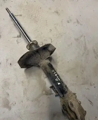 Nissan X-Trail T30 Rear shock absorber/damper