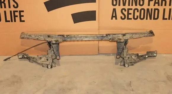 BMW X5 E53 Radiator support slam panel bracket 8402319