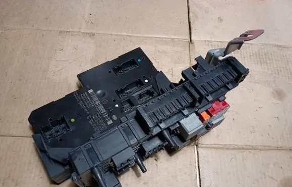 Mercedes-Benz E C207 W207 Fuse module 5dk00962088