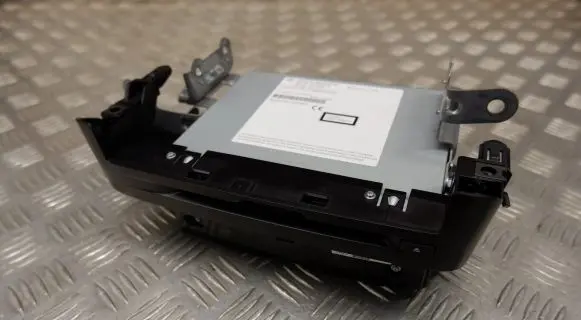 Lexus ES 250 - 300 - 330 Radio/CD/DVD/GPS head unit 8614033F60