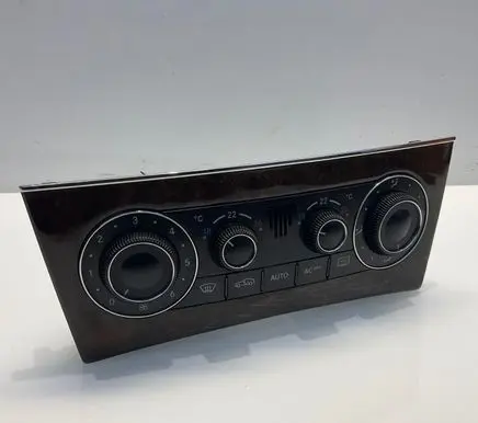 Mercedes-Benz C W203 Climate control unit A2038303085 9140010525 F300131