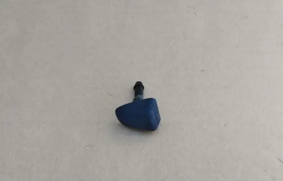 Volvo XC90 Windshield washer spray nozzle 