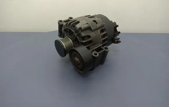 BMW X3 E83 Generator/alternator 7521382