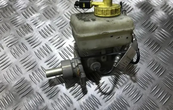 Volkswagen Golf IV Master brake cylinder 21027099