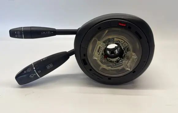 Mercedes-Benz E C207 W207 Wiper turn signal indicator stalk/switch A2129007502