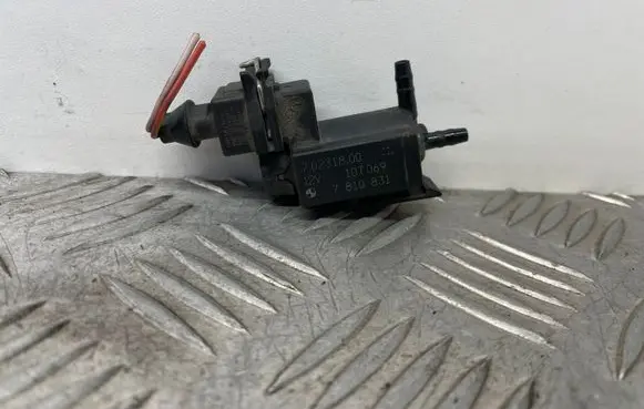BMW 5 F10 F11 Turbo solenoid valve 7810831 70231800