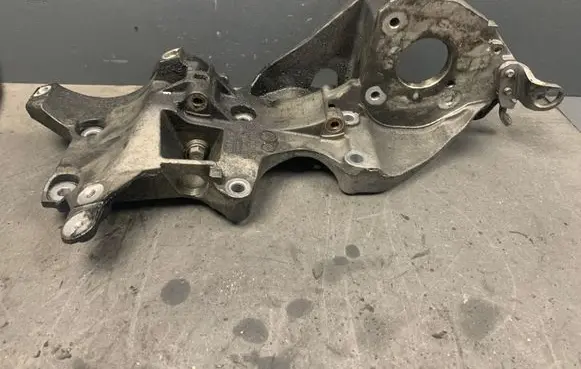 Volkswagen Polo V 6R Generator/alternator bracket 03L903143Q