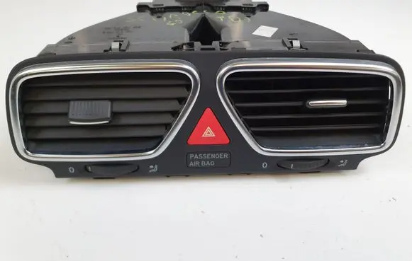 Volkswagen Eos Dash center air vent grill 1Q0819819 1Q0819735C 1Q0819728L