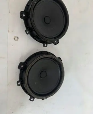 Hyundai i20 (BC3 BI3) Front door speaker