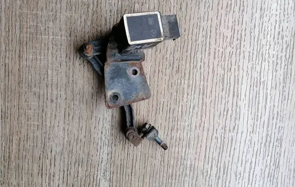 Mercedes-Benz ML W164 Air suspension front height level sensor A0105427717