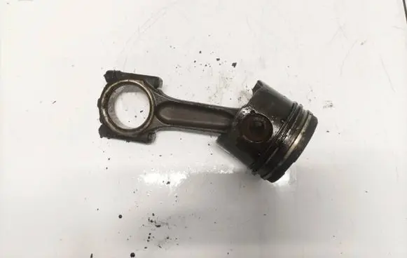 Peugeot 307 Piston with connecting rod