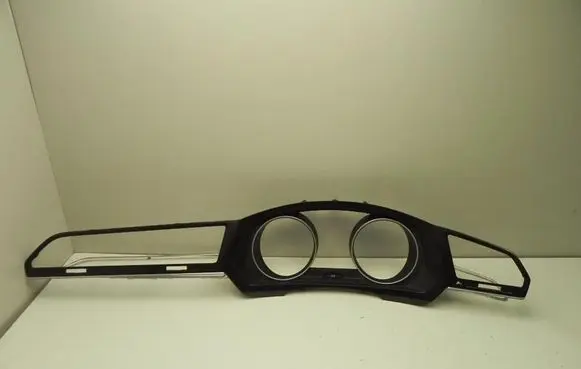 Volkswagen Tiguan Radio/GPS head unit trim 5NC857059 I5979
