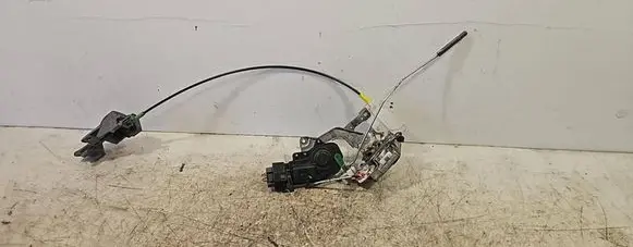 Peugeot 107 Front door lock