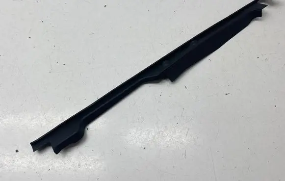 Audi A4 S4 B9 8W Fender end trim 8W0820581