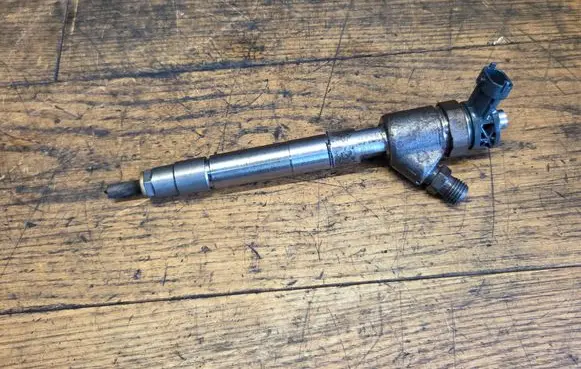 Fuel injector