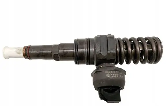 Skoda Octavia Mk2 (1Z) Fuel injector 038130073AG