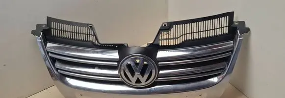 Volkswagen Jetta V Front bumper upper radiator grill 1K5853651