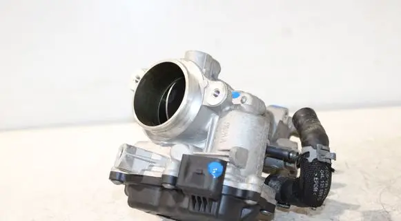 Volkswagen Caddy Throttle valve 04L128063AA 04L128637A