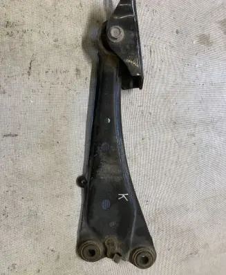 Toyota RAV 4 (XA40) Rear control arm