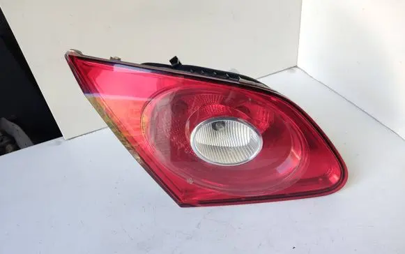Tailgate rear/tail lights