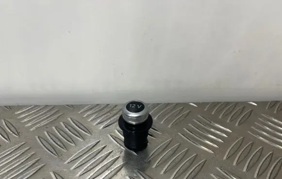 Audi Q7 4L 12 V Socket (front) 4L0919311
