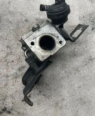 Audi A6 S6 C6 4F EGR valve 059131063D