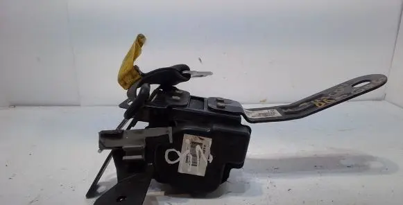Hyundai Tucson JM Rear seatbelt 898502E000