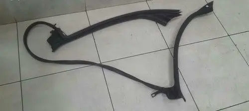 Mercedes-Benz C W205 Front door rubber seal A2056306701