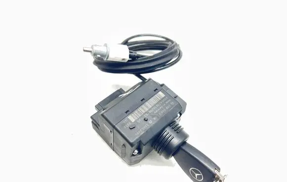 Mercedes-Benz CLK A209 C209 Ignition lock 2095450708