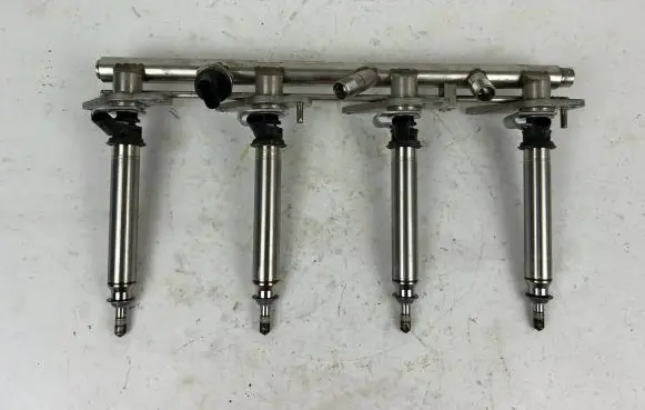 Mercedes-Benz E AMG W212 Fuel injectors set A2780703495 1311200010140 333134403333