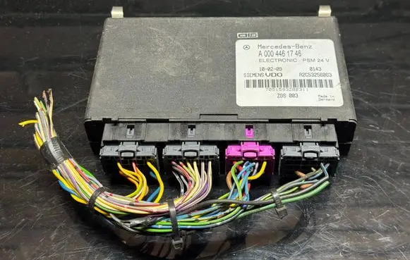 Mercedes-Benz Vario Engine control unit/module ECU A0004461746 7051593Z02311 ZGS003