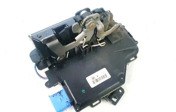 Volkswagen Golf V Rear door lock 7l0839016d 25101d6