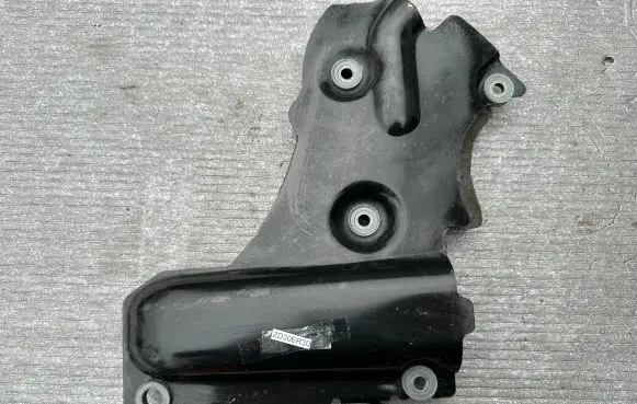 Nissan Patrol Y61 Timing chain cover 13591VC100